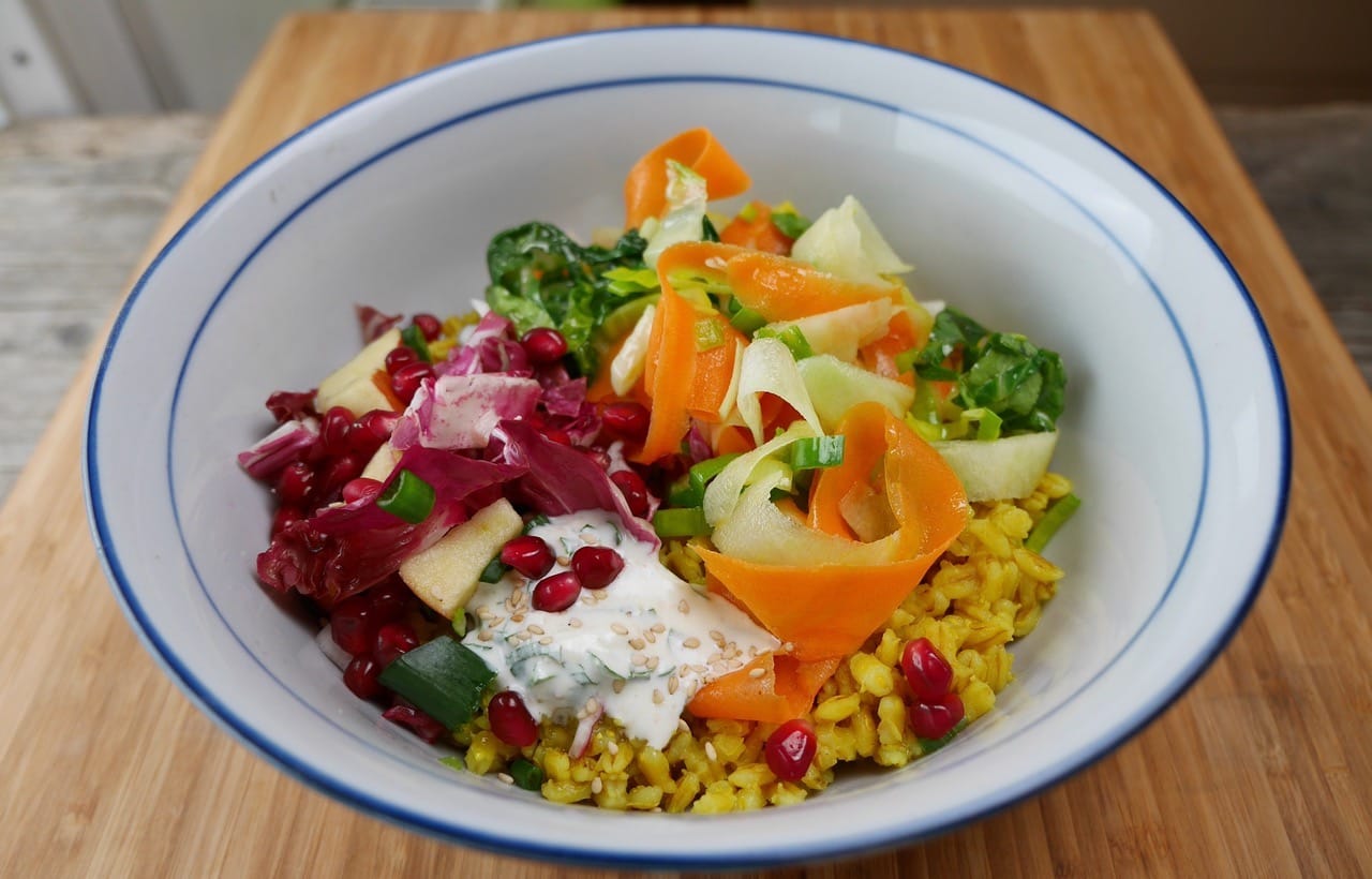 Kohlrabi Blattgemuse Bowl Mit Salat Dipp Und Perlweizen Elisabeth Fischer Kocht